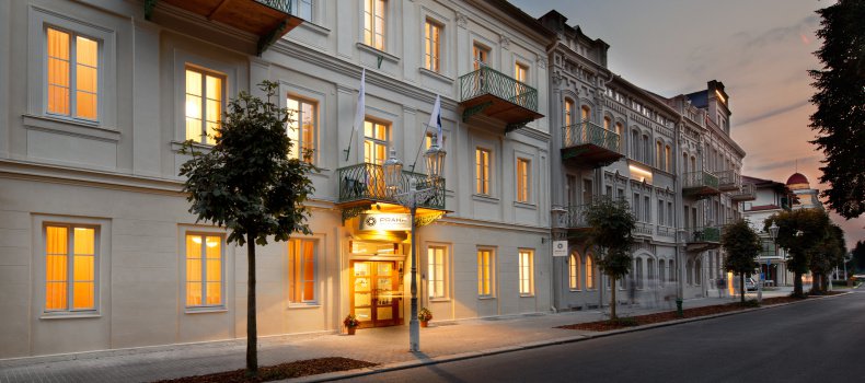 Hotel Harvey a Hotel Praha
